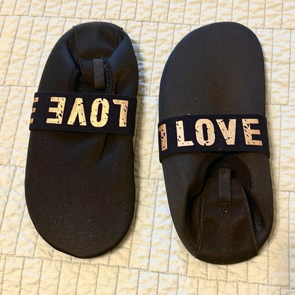 NWT,SEEKWAY, Black Water Shoes, Soft Neoprene, Blister-Free, Size 40/41